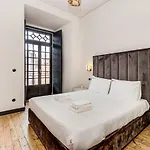 Nomad's Time Out Market - 3bed