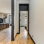Nomad's Time Out Market - 3bed Διαμέρισμα