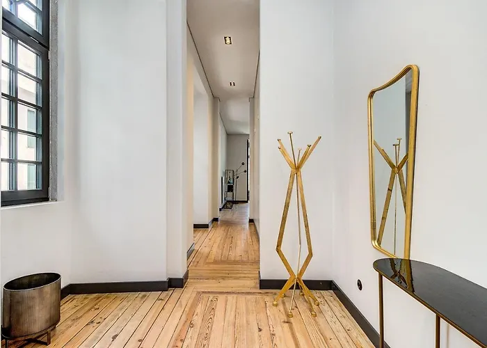Nomad's Time Out Market - 3bed *