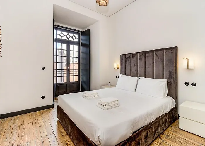 Nomad's Time Out Market - 3bed
